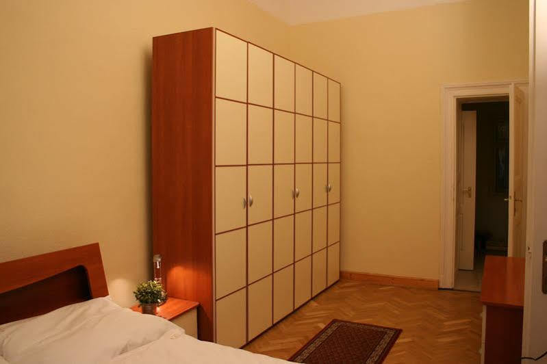 Walking Bed Downtown Budapest