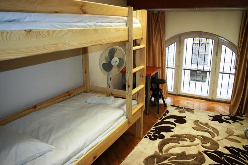Hostel Walking Bed Downtown *